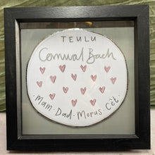 Load image into Gallery viewer, Ffram Teulu Calonnau - Family Heart Frame