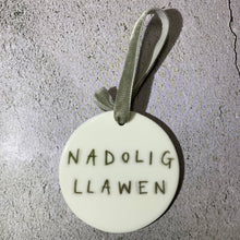 Load image into Gallery viewer, Addurn Nadolig Llawen